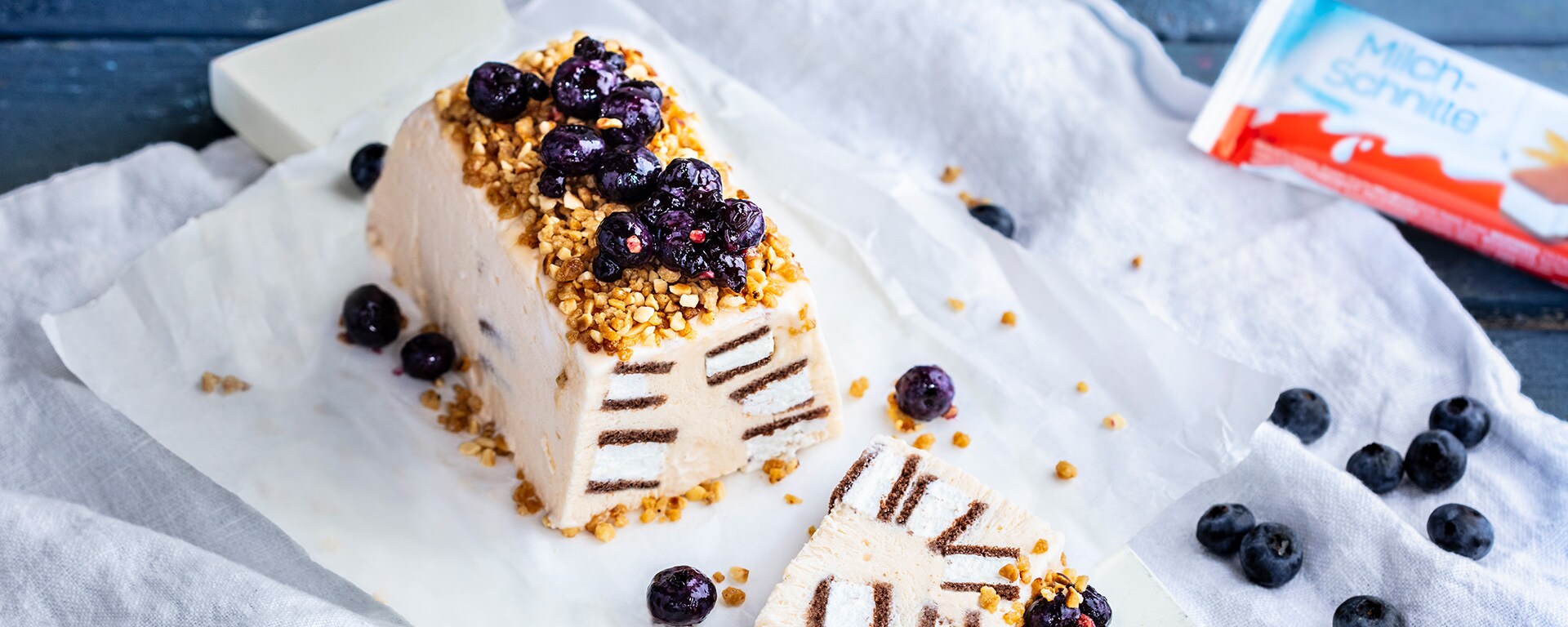 Parfait im Haselnussmantel mit Milch-Schnitte - kinder Deutschland